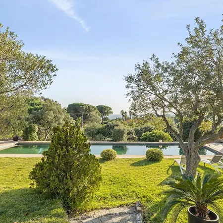 Villa De Luxe Avec Piscine A *