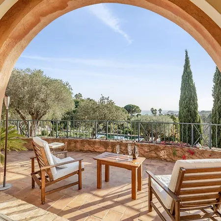 Villa De Luxe Avec Piscine A *