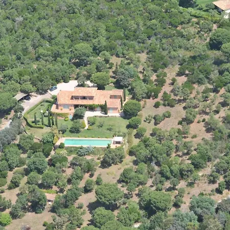 De Luxe Avec Piscine A Vila *