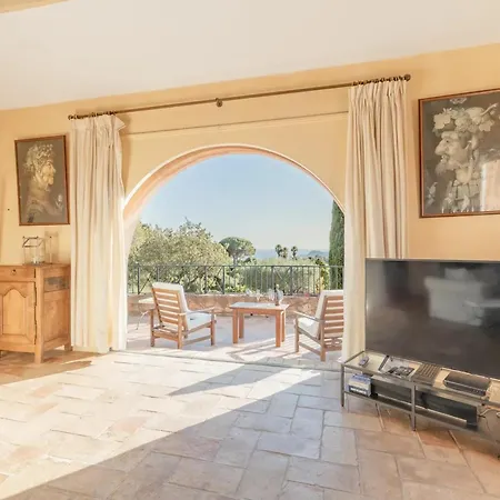 De Luxe Avec Piscine A Vila *