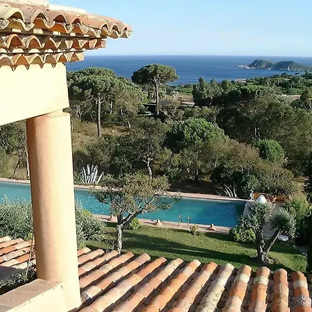 De Luxe Avec Piscine A Vila *